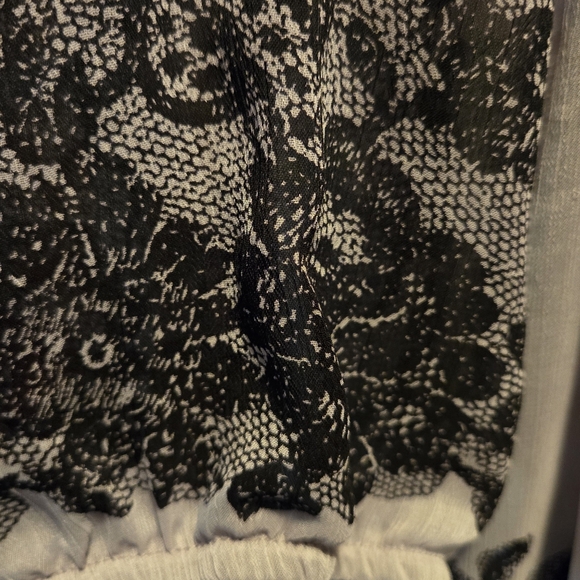 Maurices gray black lace sheer top blouse shirt misses size large NWOT - Picture 7 of 10